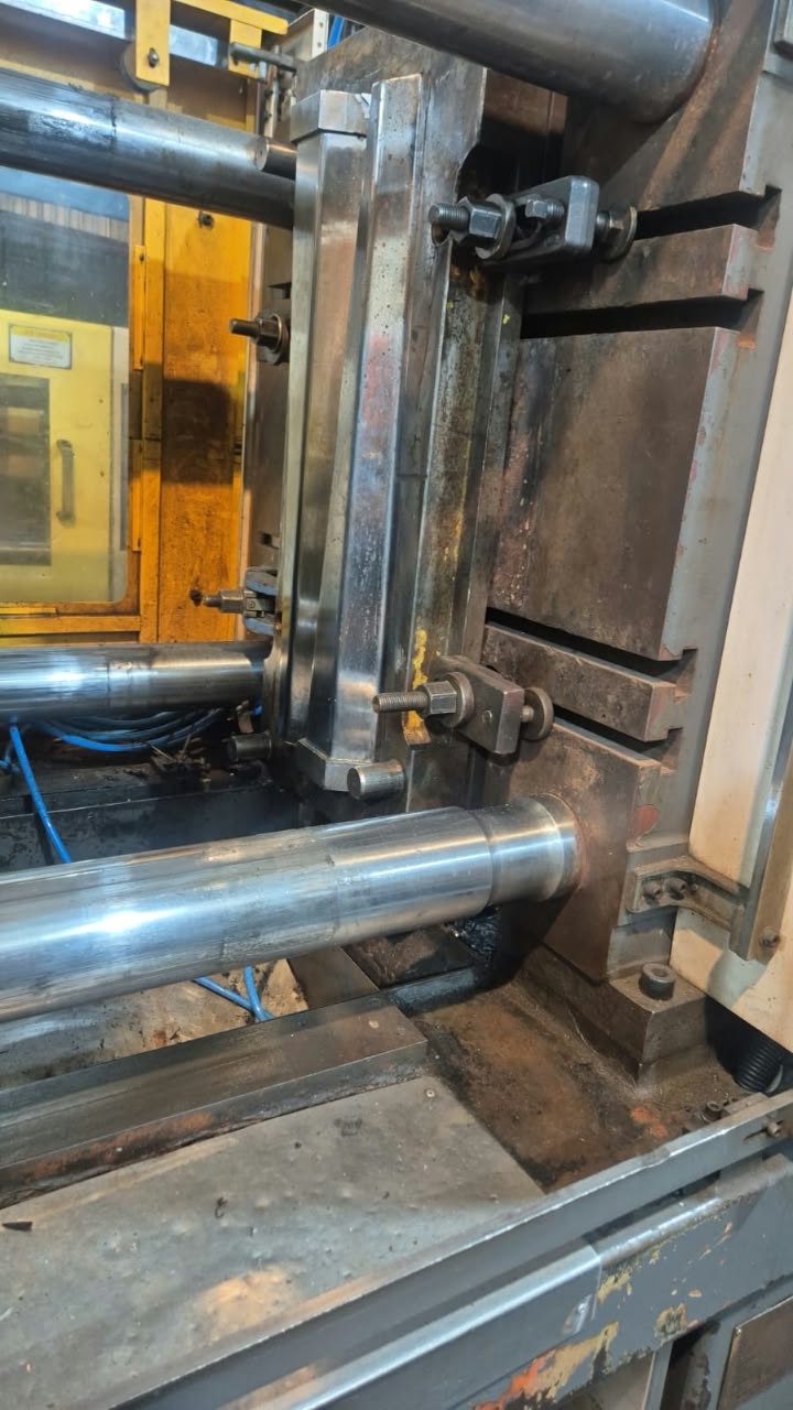 Injetora Sinitron 240 ton